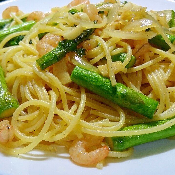 おしゃれ自炊ランチ☆ 小エビとアスパラのパスタ